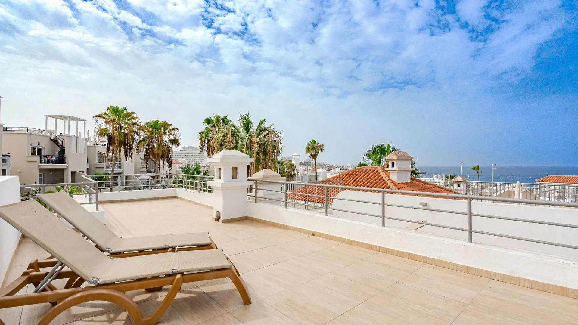 Apartment Playa Fanabe, El Duque Costa Adeje  España